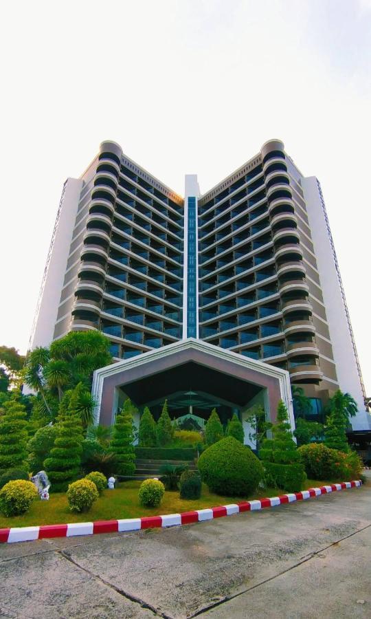 First Pacific Cirrus Hotel Pattaya Eksteriør billede