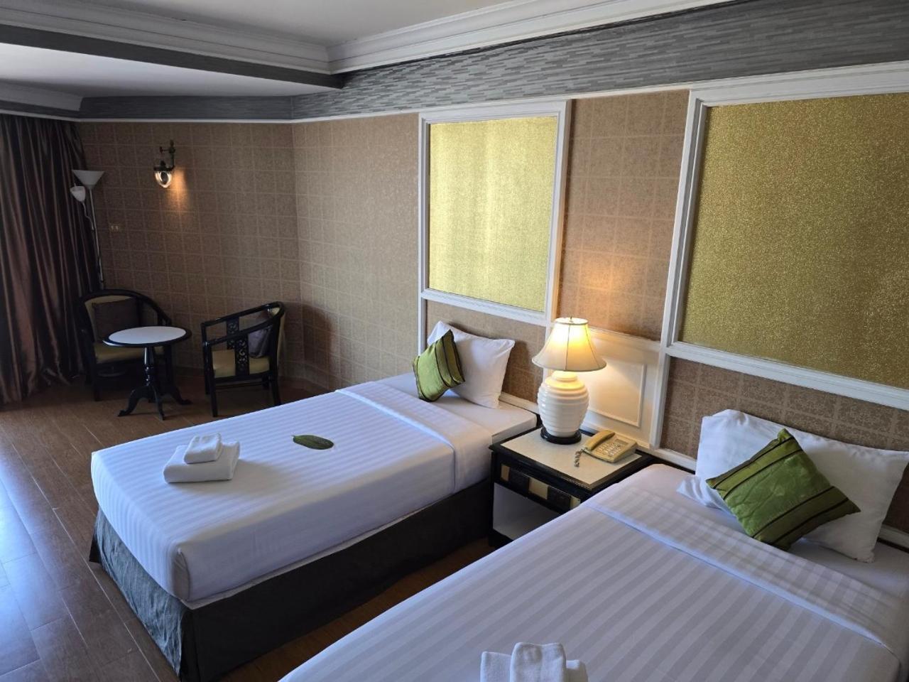 First Pacific Cirrus Hotel Pattaya Eksteriør billede