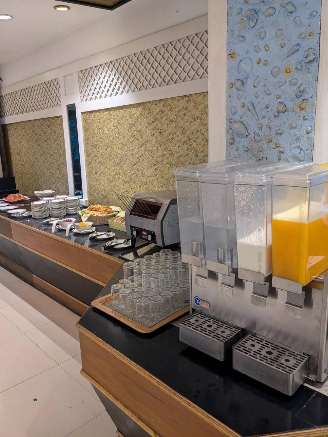 First Pacific Cirrus Hotel Pattaya Eksteriør billede