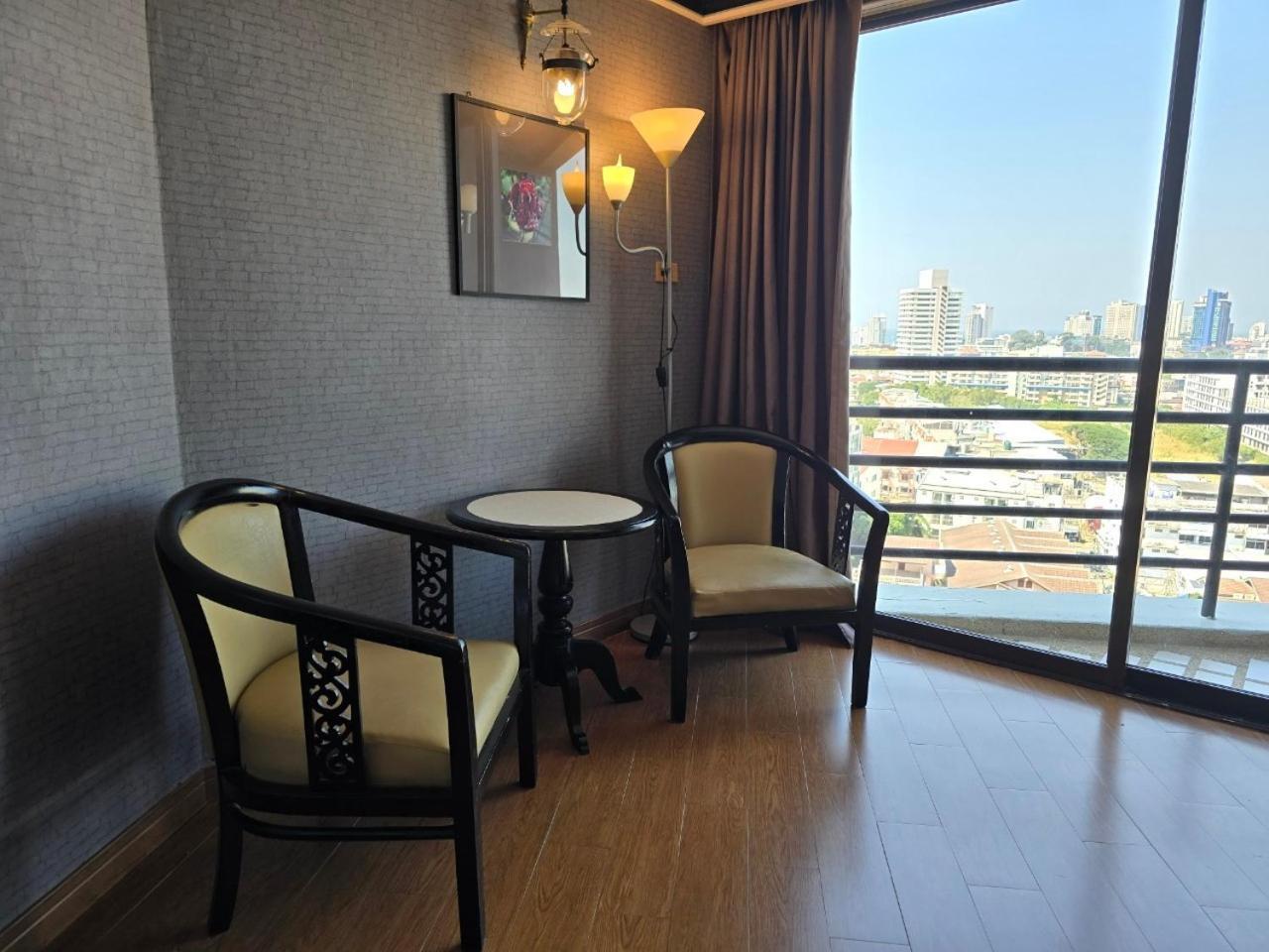 First Pacific Cirrus Hotel Pattaya Eksteriør billede