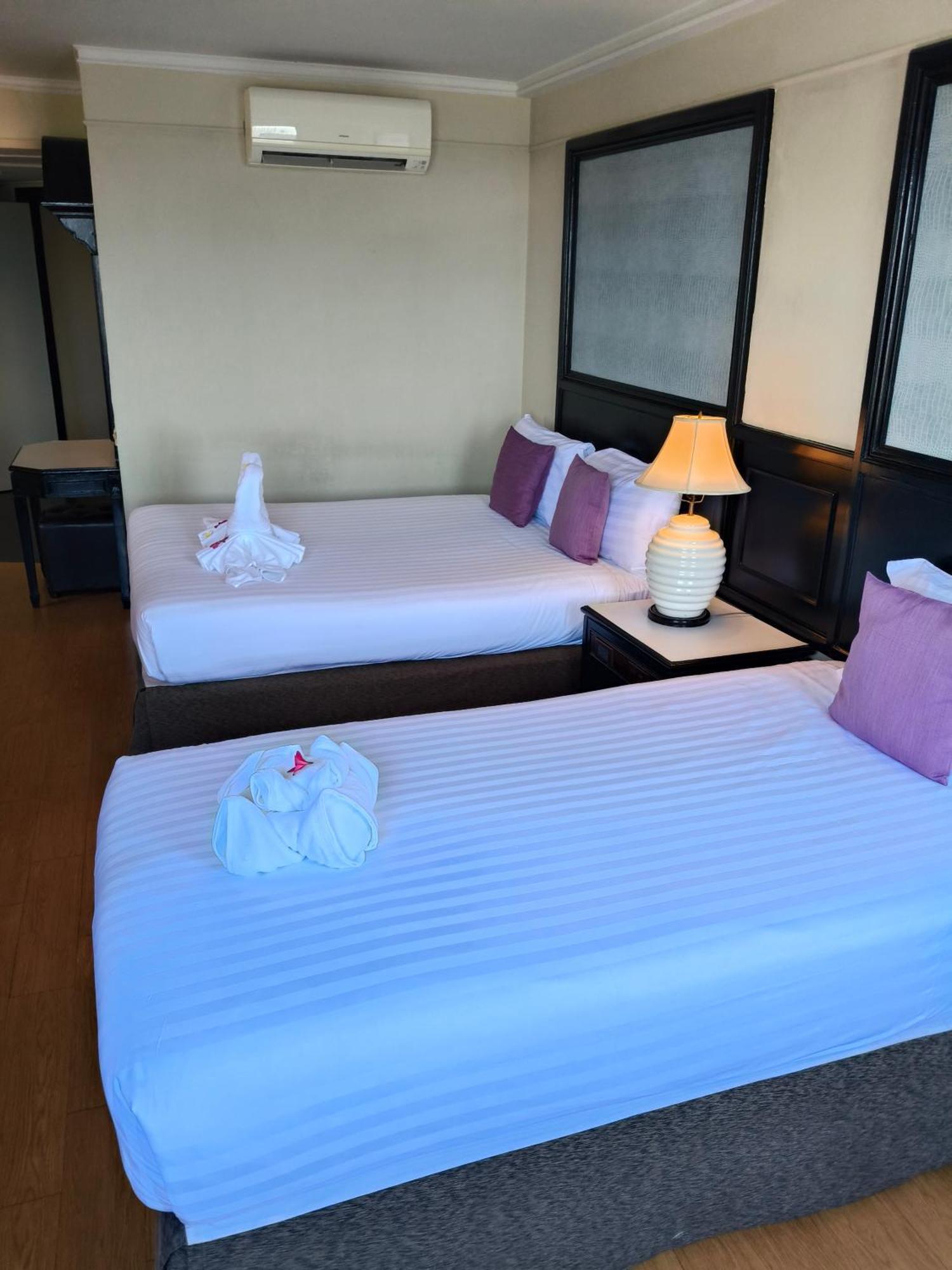 First Pacific Cirrus Hotel Pattaya Værelse billede