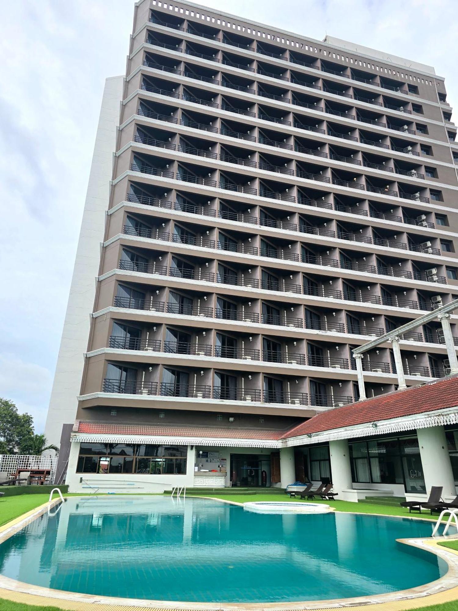 First Pacific Cirrus Hotel Pattaya Eksteriør billede