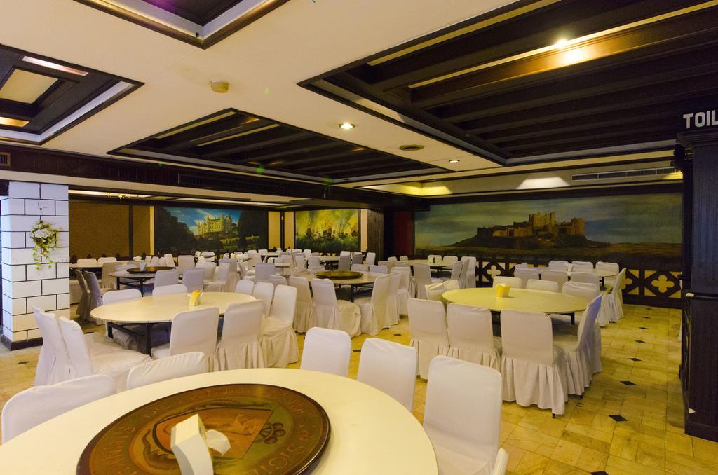 First Pacific Cirrus Hotel Pattaya Eksteriør billede