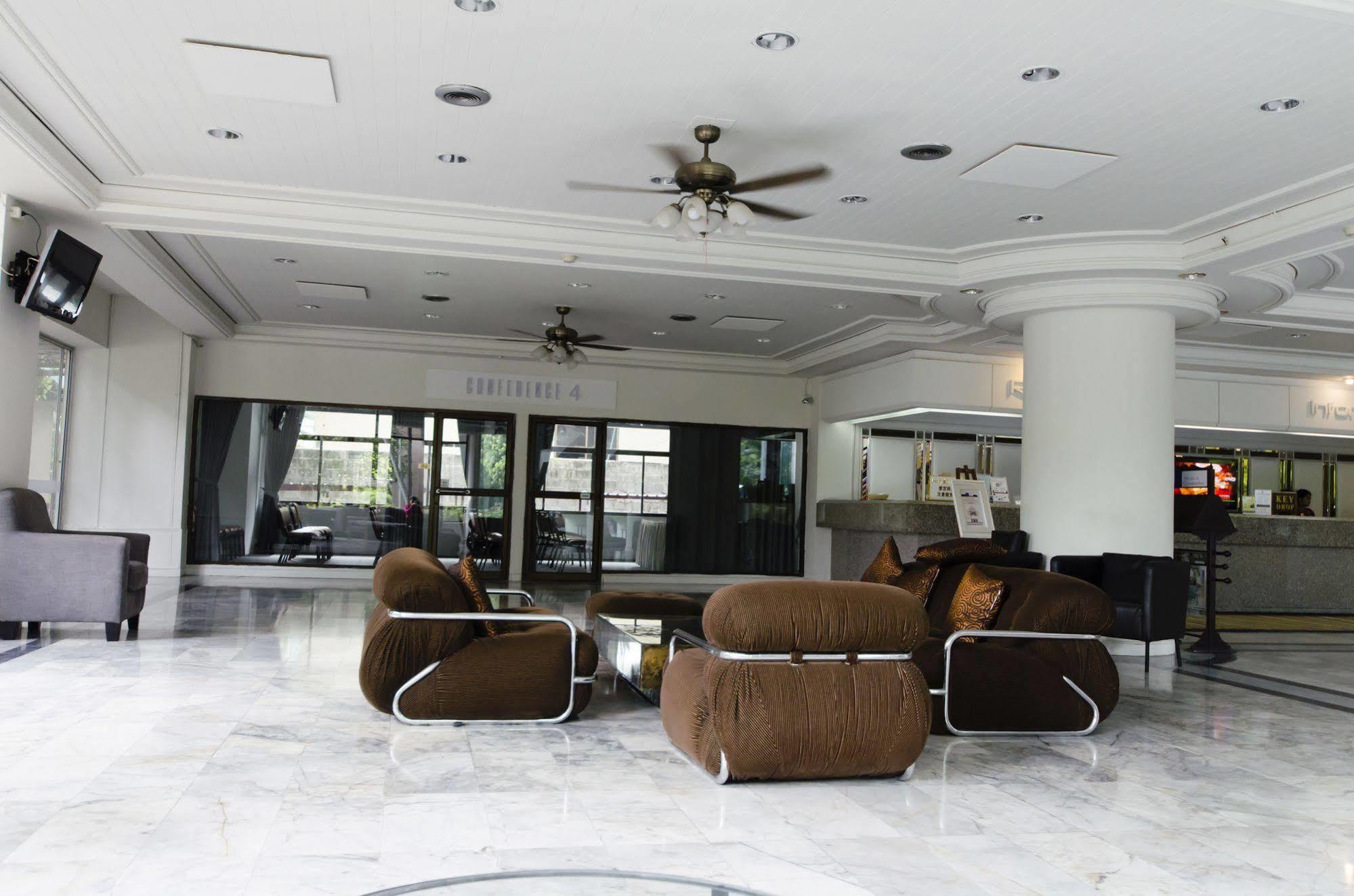 First Pacific Cirrus Hotel Pattaya Eksteriør billede