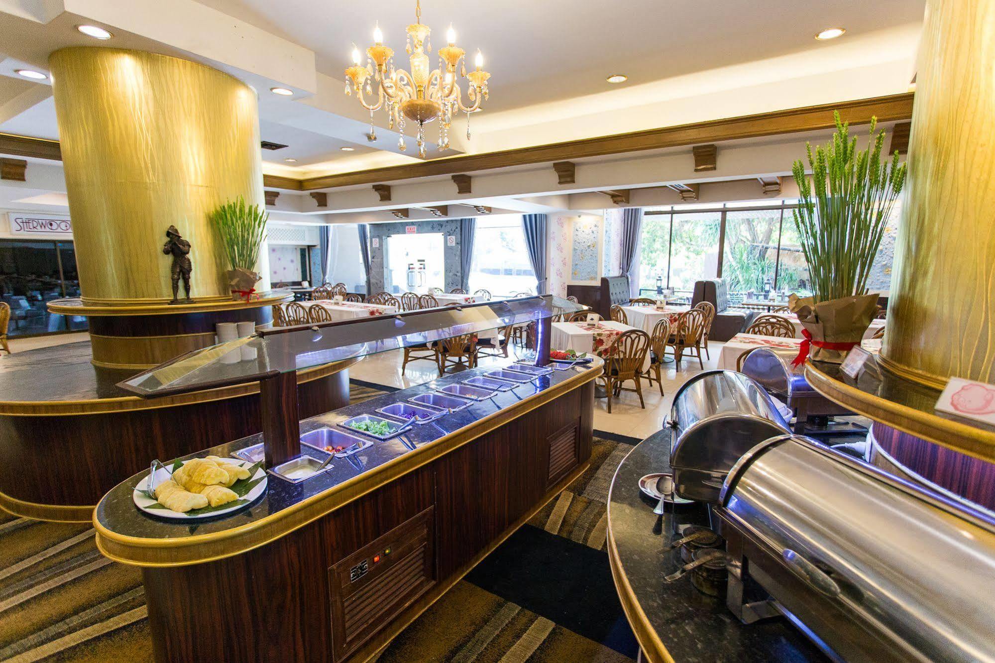 First Pacific Cirrus Hotel Pattaya Eksteriør billede
